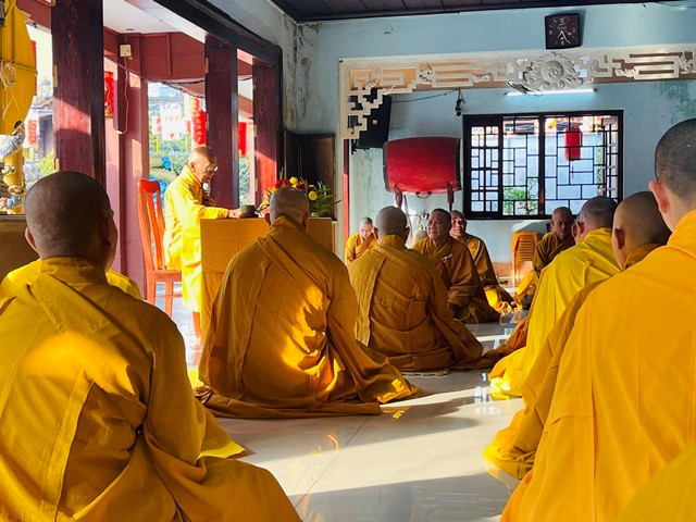 Quy Nhơn: chư Tăng Ban Trị sự thành phố bố tát định kỳ hàng tháng